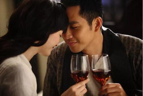 钟汉良李小冉吃瓜,吃瓜群众热议幕后真相