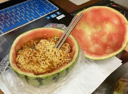 吃瓜的黑暗料理,惊悚味蕾之旅