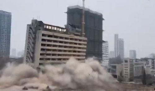 吃瓜教学楼,校园里的神秘“瓜园”