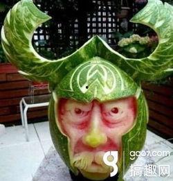 奇葩吃瓜头像女