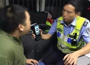 搬板凳吃瓜搞笑