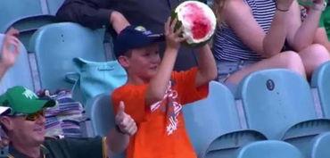 国外男人吃瓜视频,揭秘国外男性娱乐视频背后的文化解读