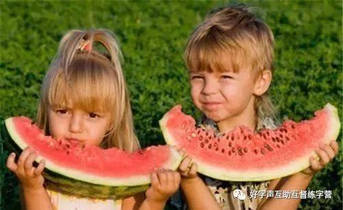 夏日吃瓜搞怪风格写真