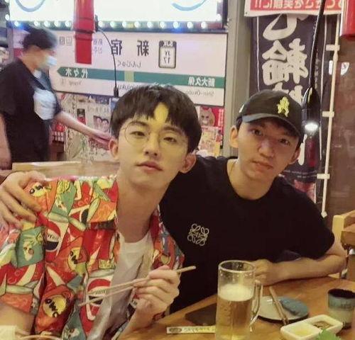 吃朋友相亲的瓜